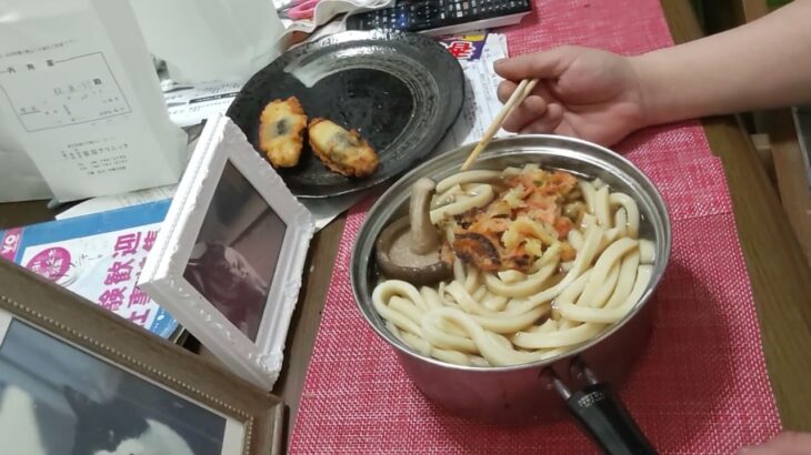 おっさんの晩ごはん〜脳梗塞,糖尿病に負けない❗きのこたっぷり天ぷらうどん(=^・^=)