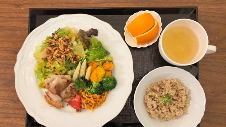 【糖尿病の食事】チキンソテーのサラダ 糖尿病患者が血糖値改善の食事・レシピ・献立・作り方を紹介。HbA1cの数値を良くしたい。