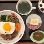 【糖尿病の食事】ビビンバ丼&冷奴。白内障手術のおかげで良く見える！糖尿病患者が血糖値改善の食事・レシピ・献立・作り方を紹介。HbA1cの数値を良くしたい。