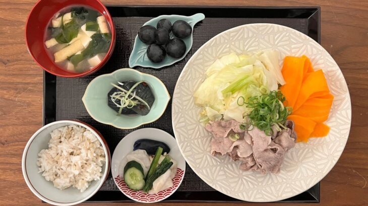 【糖尿病の食事】たっぷり野菜の冷しゃぶ、ピオーネを添えて。ある糖尿病患者さんのチートデー 糖尿病患者が血糖値改善の食事・レシピ・献立・作り方を紹介。HbA1cの数値を良くしたい。