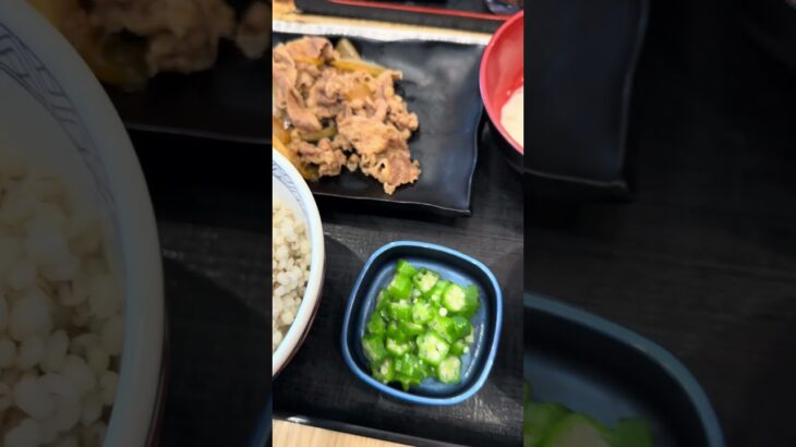 ランチは吉野家の麦とろ牛さら850円 #ランチ #お得グルメ #吉野家 #グルメ #japanesefood #牛丼