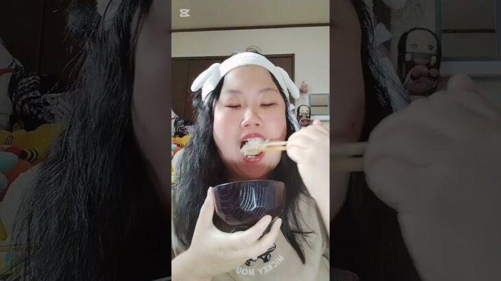 (自閉症と糖尿病)食前にきゅうり食べたよ　ゆるく朝ごはん