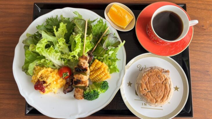 【糖尿病の食事】焼鳥&チーズスクランブルエッグのサラダ。糖尿病、過信は禁物！