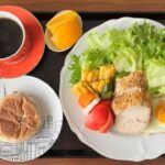 【糖尿病の食事】にんにく風味グリルチキン&とうもろこしのサラダ簡単！手軽にぬか漬け