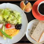 チーズオムレツ&オクラのサラダ。糖尿病診断直後に変えた食事の工夫