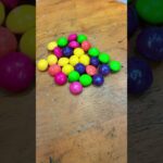 吃太多要糖尿病了🐸 #互訂 （彩色豆的很酸版的🤪💦）