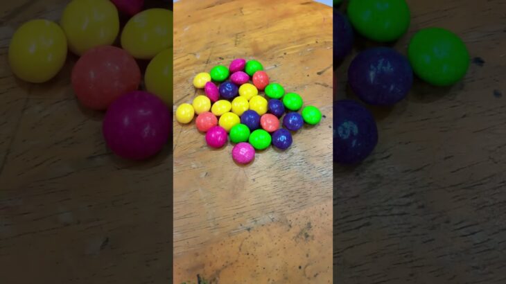 吃太多要糖尿病了🐸 #互訂 （彩色豆的很酸版的🤪💦）