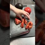 ＼糖尿病家のキッチン／トマトとアボカドのサラダ✴︎糖尿病夫の食べる量について気を付けていること #糖尿病 #ダイエット #簡単レシピ #脂肪肝  #高血圧 #トマト #アボカド #サラダ