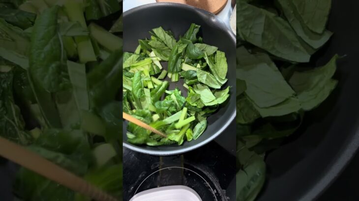 小松菜のオイスターソース炒め＼糖尿病家のキッチン／ #糖尿病 #高血圧 #脂肪肝 #簡単レシピ #小松菜 #時短レシピ #健康ごはん #血糖値対策 #更年期ケア #ダイエット #おうちごはん