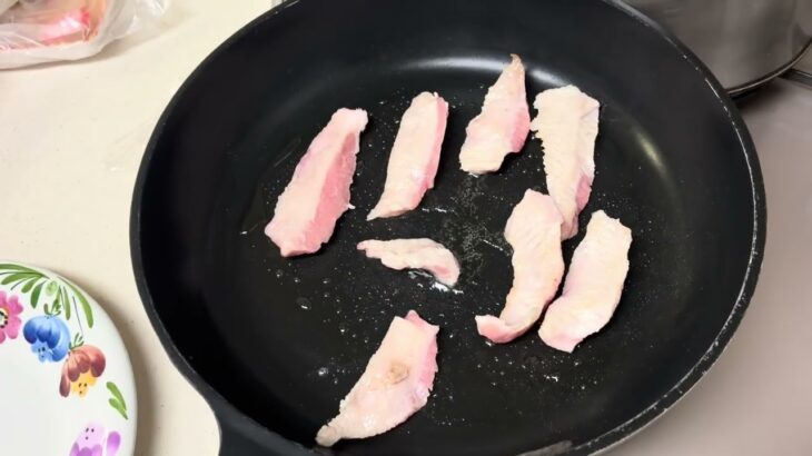 豚トロを焼く20歳糖尿病デブ